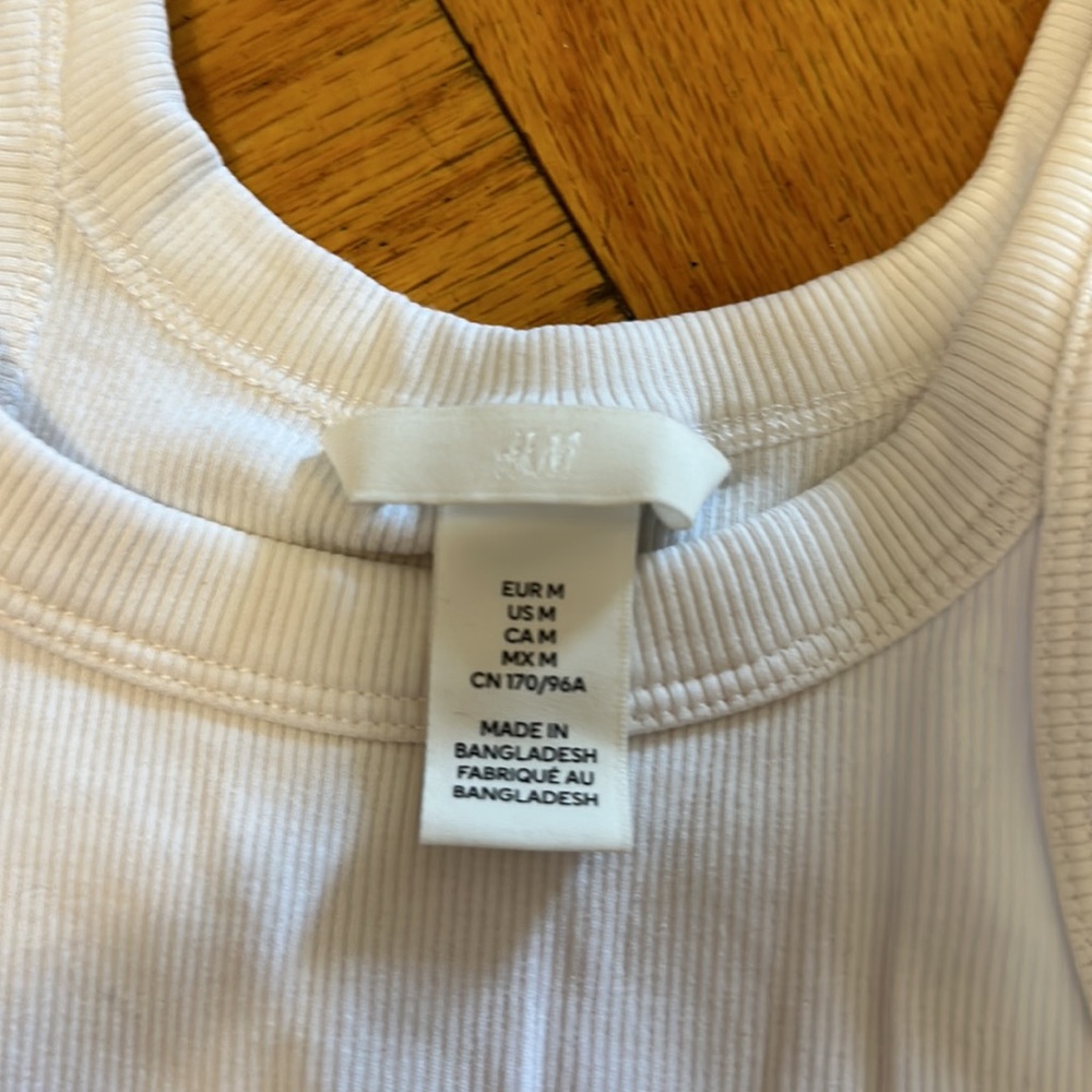 H&M Tank - Picture 2 of 2
